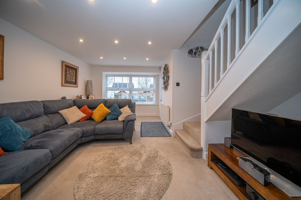 Property photo 3 of 17 12-Owl-Close-02411