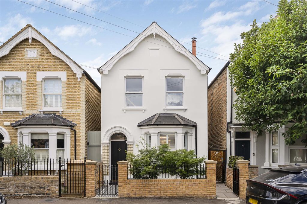 Property photo 1 of 34