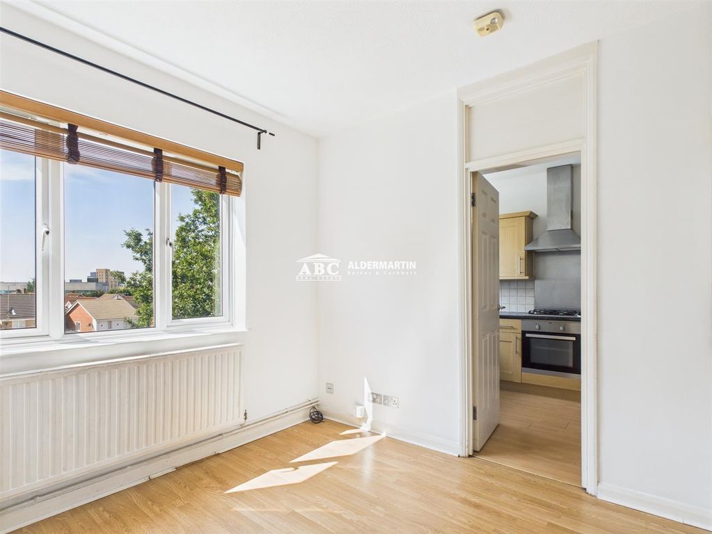 Property photo 3 of 10 Cam03827G0-Pr0069-Still008.Jpg