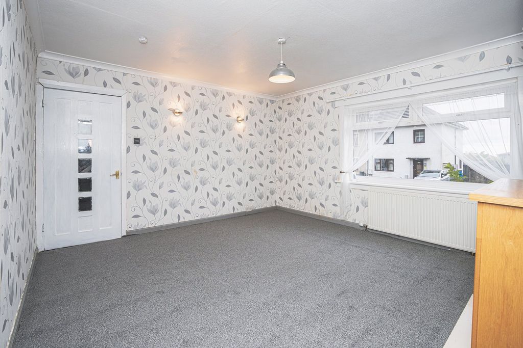 Property photo 3 of 32