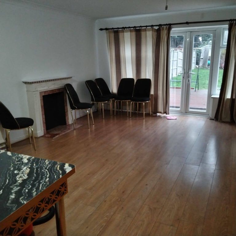 Property photo 2 of 10 Lounge / Diner