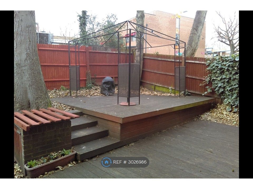 Property photo 2 of 11 Private Garden 2