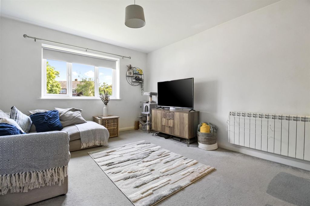 Property photo 2 of 12 Woodsdale Court, 6_03.Jpg