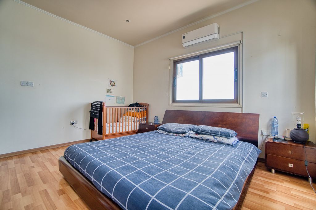 Property photo 3 of 33