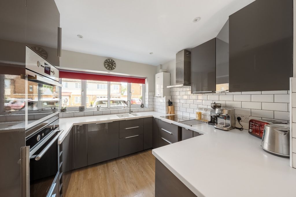 Property photo 3 of 22 5161923