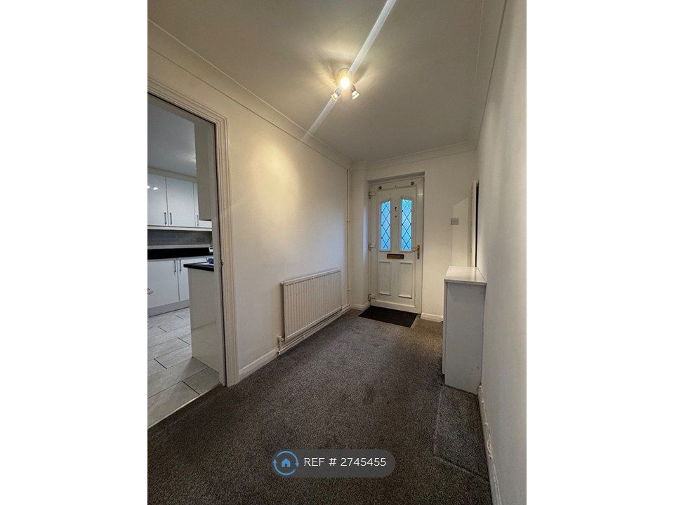 Property photo 3 of 13 Hallway