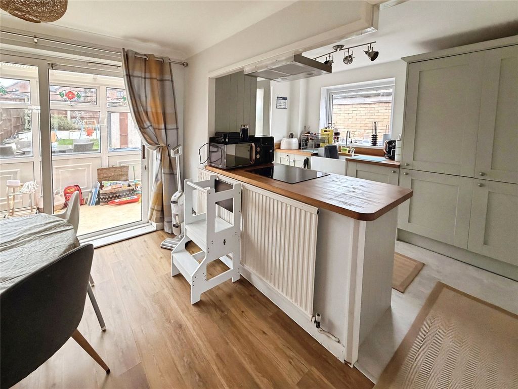 Property photo 2 of 14 Kitchen