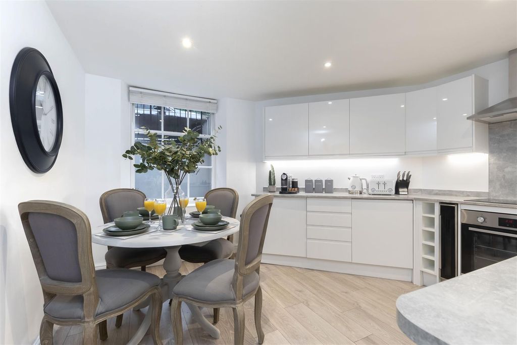 Property photo 2 of 12 Flat A, Selby Lodge-01.Jpg