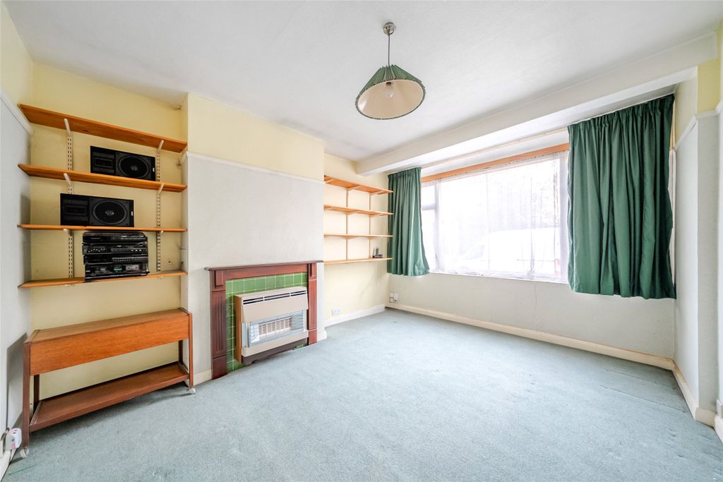 Property photo 2 of 14 Lounge