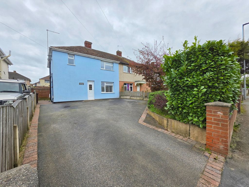 Property photo 2 of 20