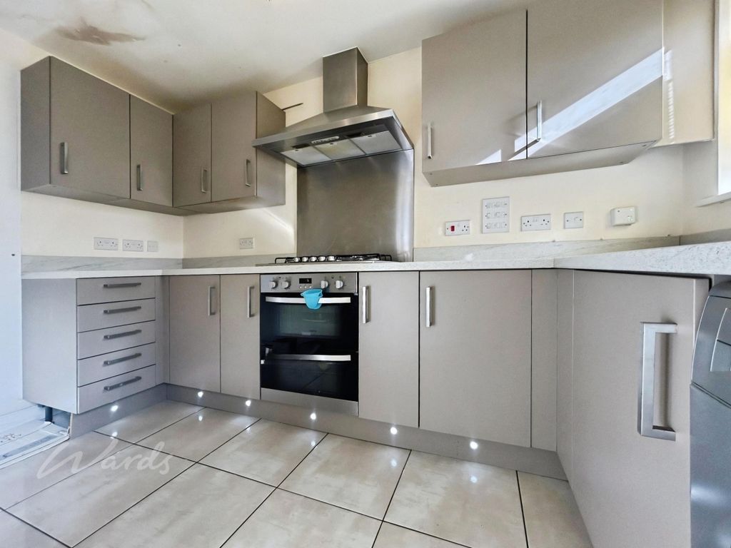 Property photo 2 of 14 Kitchen