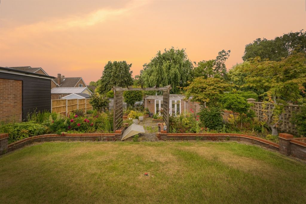 Property photo 2 of 23