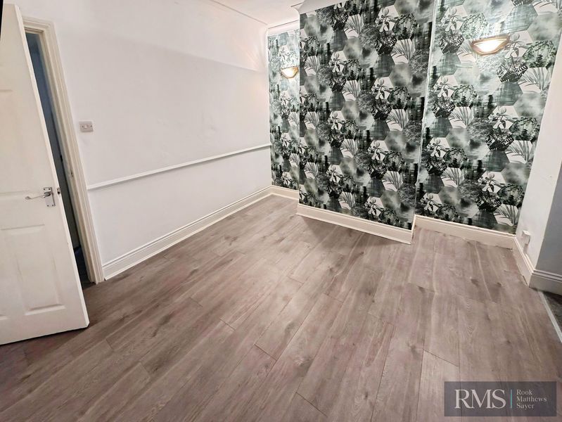 Property photo 1 of 10 Photo 10