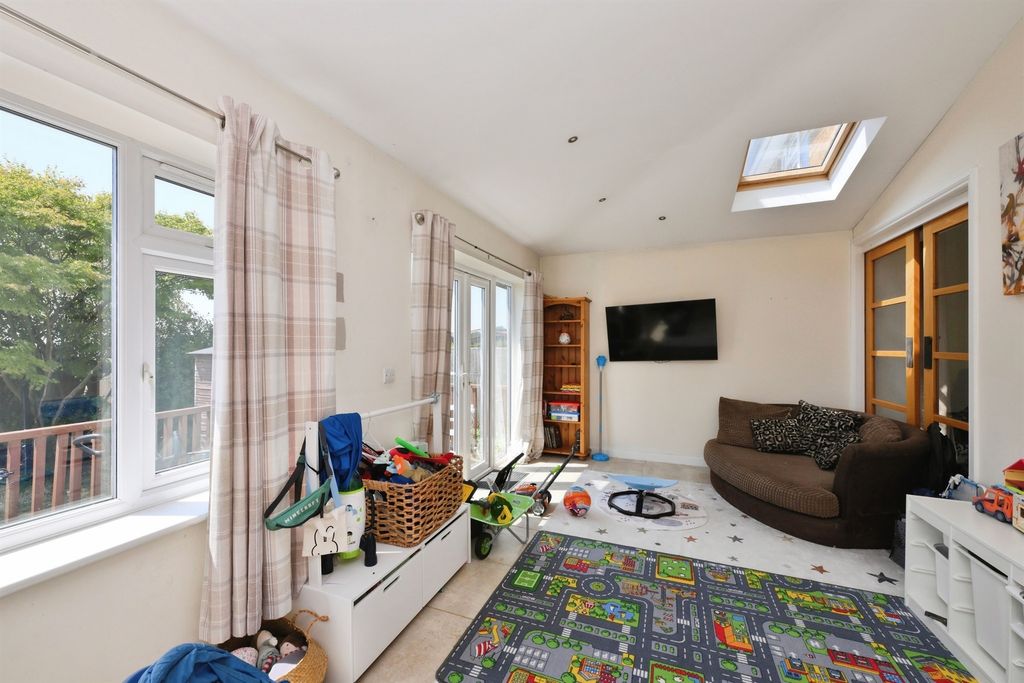 Property photo 3 of 19