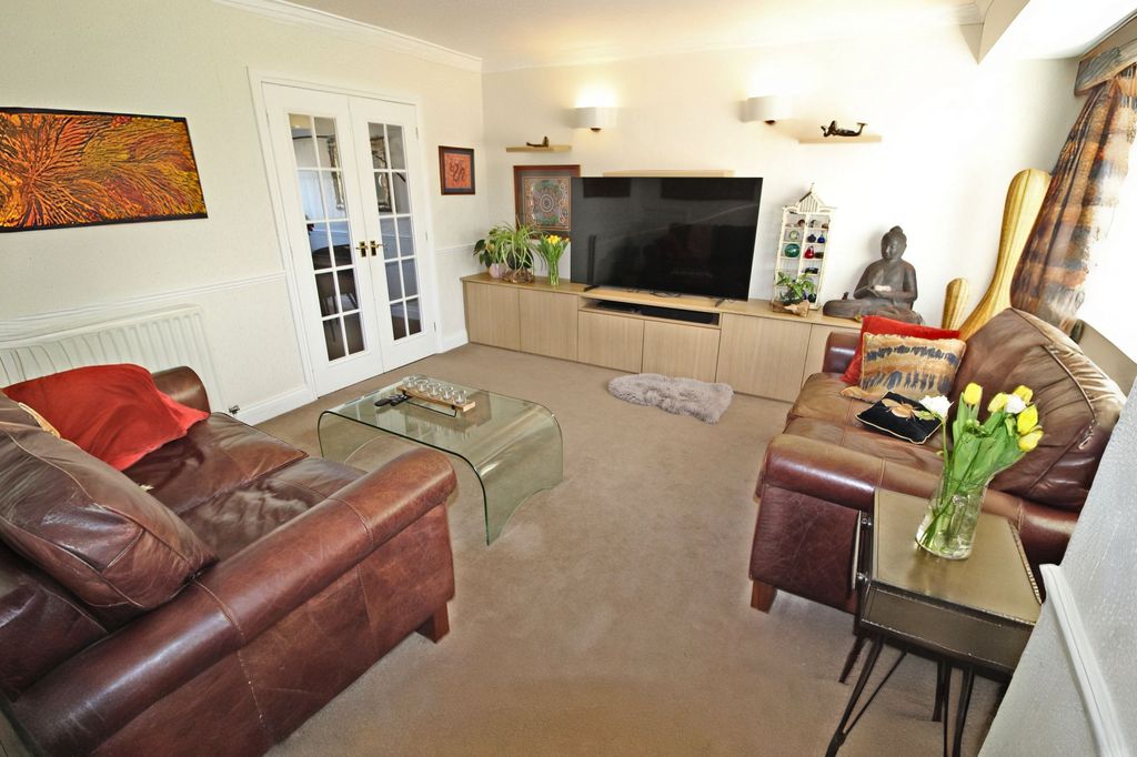 Property photo 2 of 19