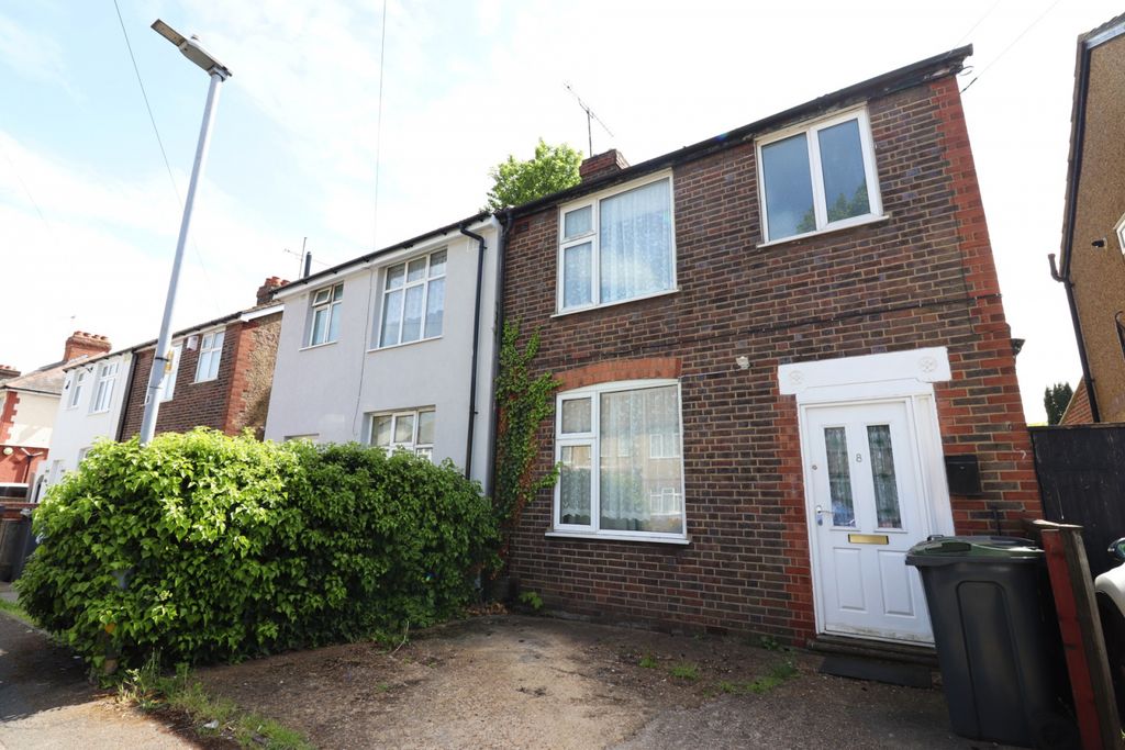 Property photo 1 of 12 3 Bedrooms Semi Detached For Sale