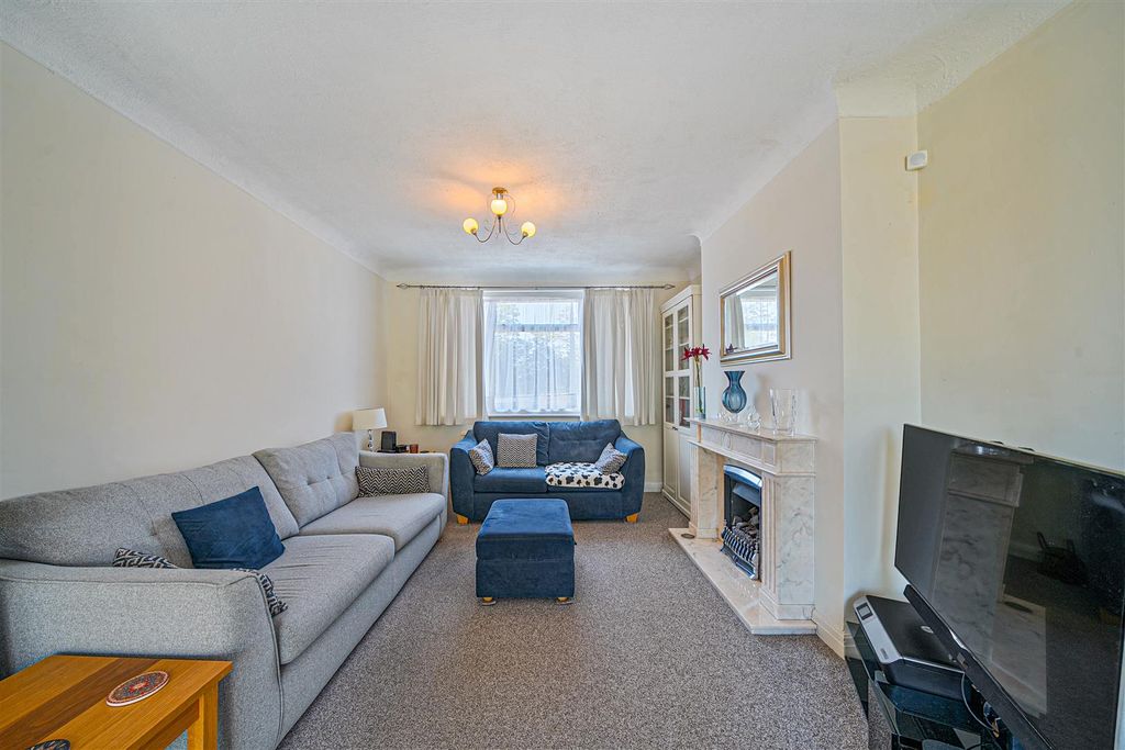 Property photo 3 of 18