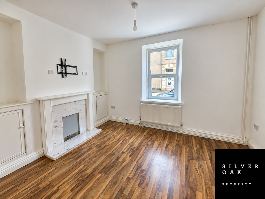 Property photo 2 of 9 2