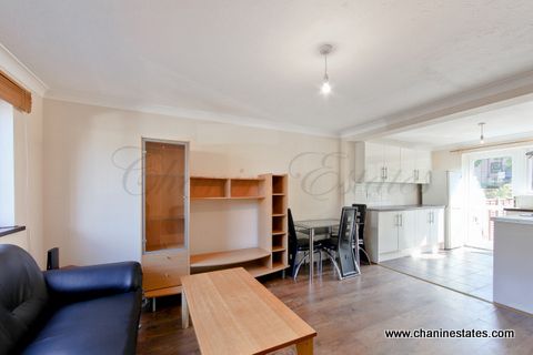 Property photo 3 of 11 Living Room