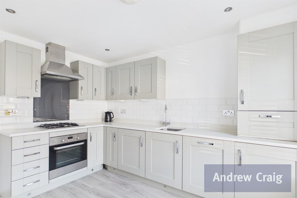 Property photo 2 of 16 Kitchen