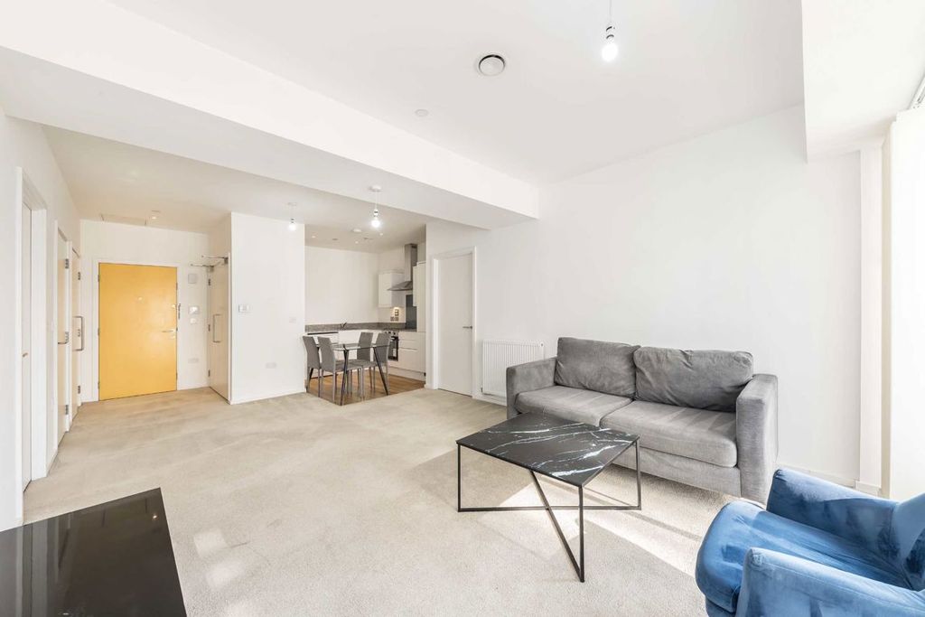 Property photo 3 of 6