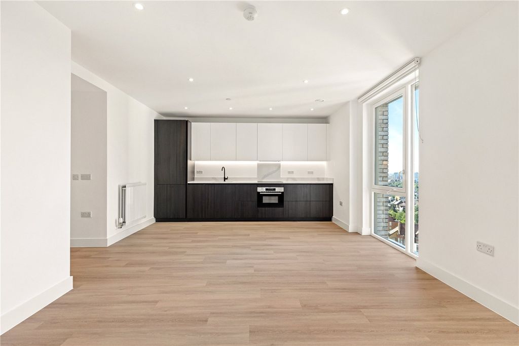 Property photo 1 of 18 Picture No. 04
