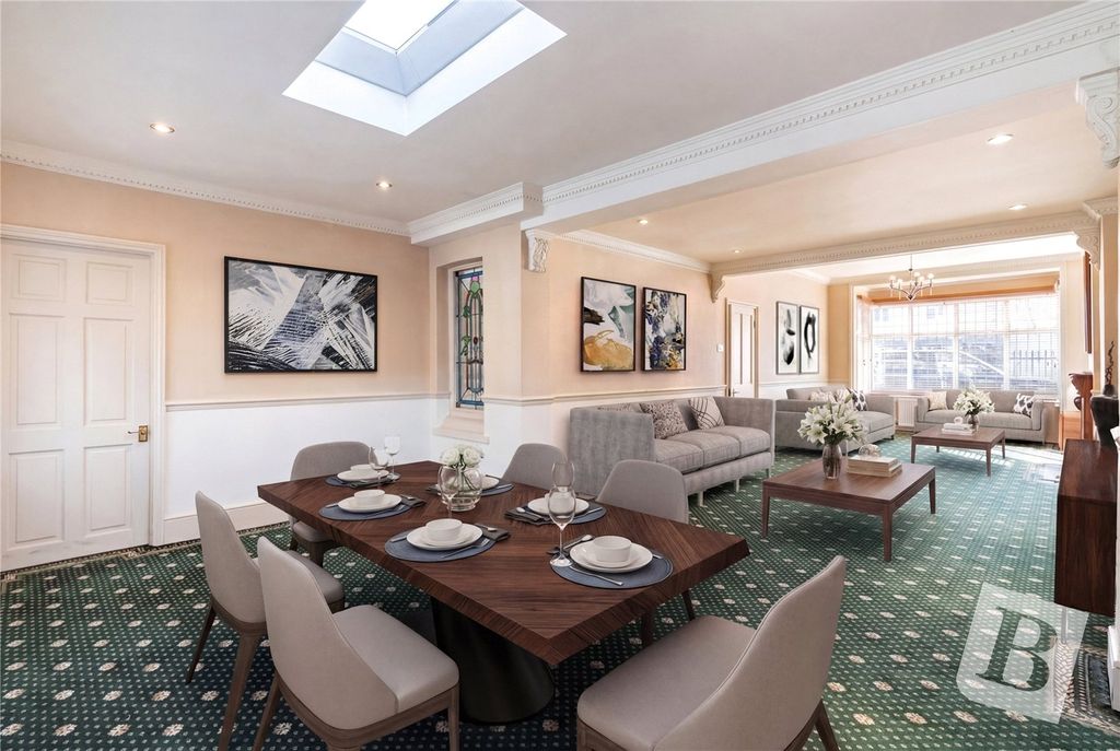 Property photo 2 of 22 Living/Dining Room