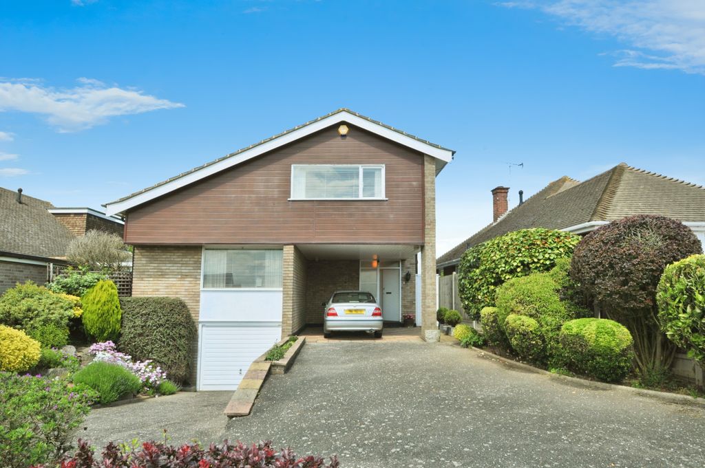 Property photo 1 of 15 Detached House