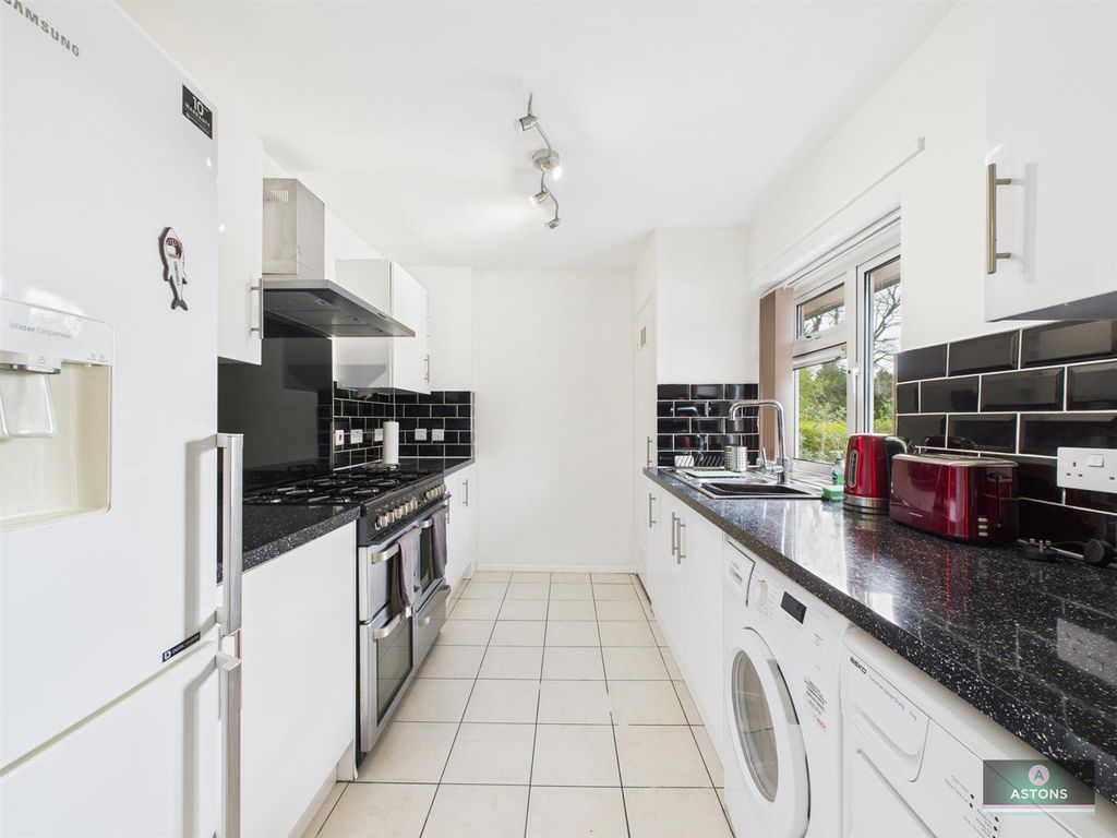 Property photo 2 of 9 Cam02202G0-Pr0558-Still001.Jpg