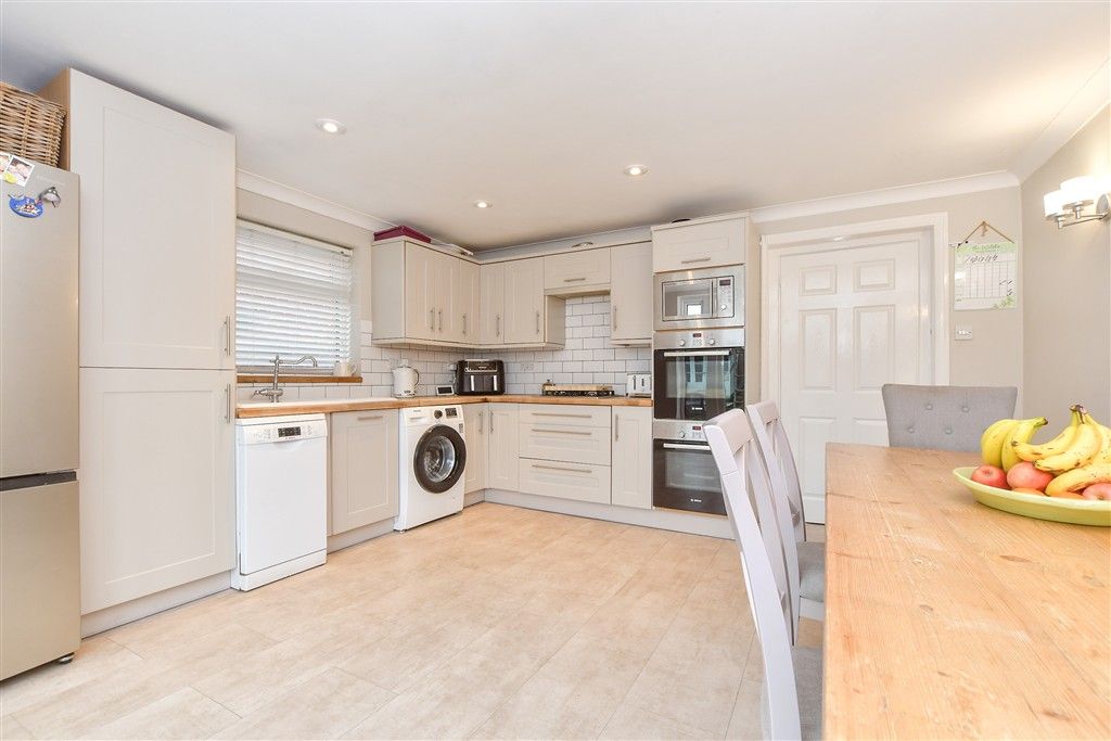 Property photo 3 of 10 Kitchen/Dining Room