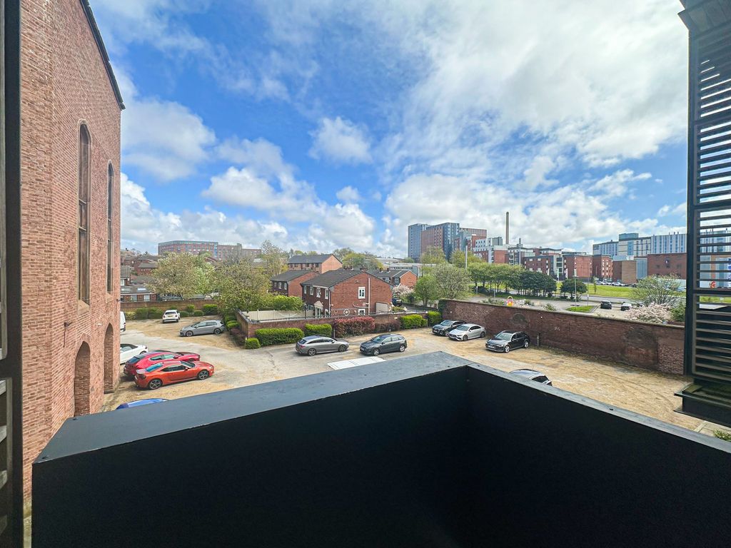 Property photo 3 of 12