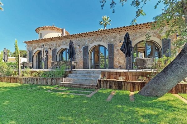 Property photo 1 of 3