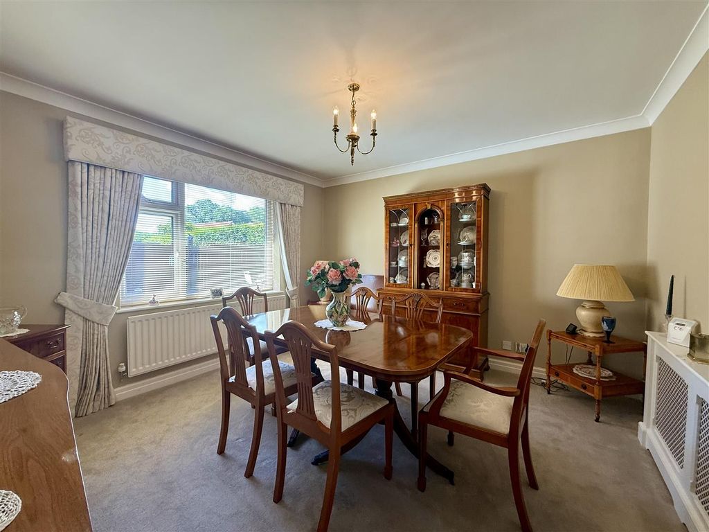 Property photo 3 of 13 Dining Room / Bedroom