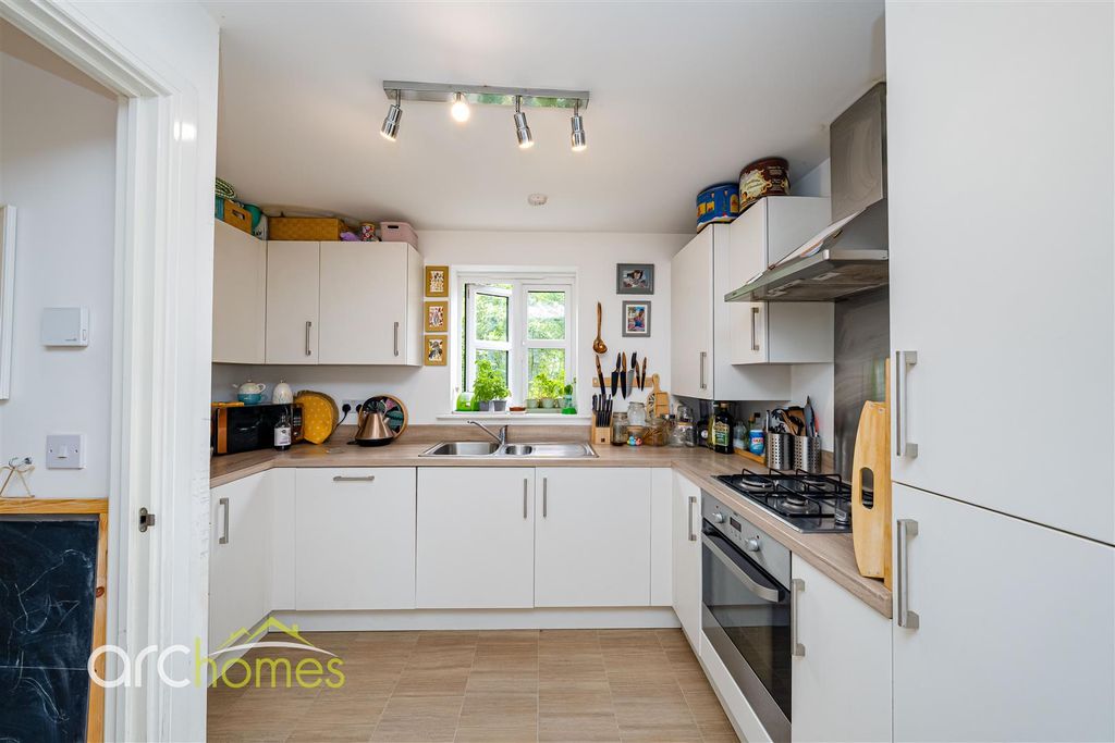 Property photo 3 of 26 Tiverton-16.Jpg
