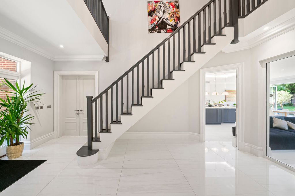 Property photo 3 of 22