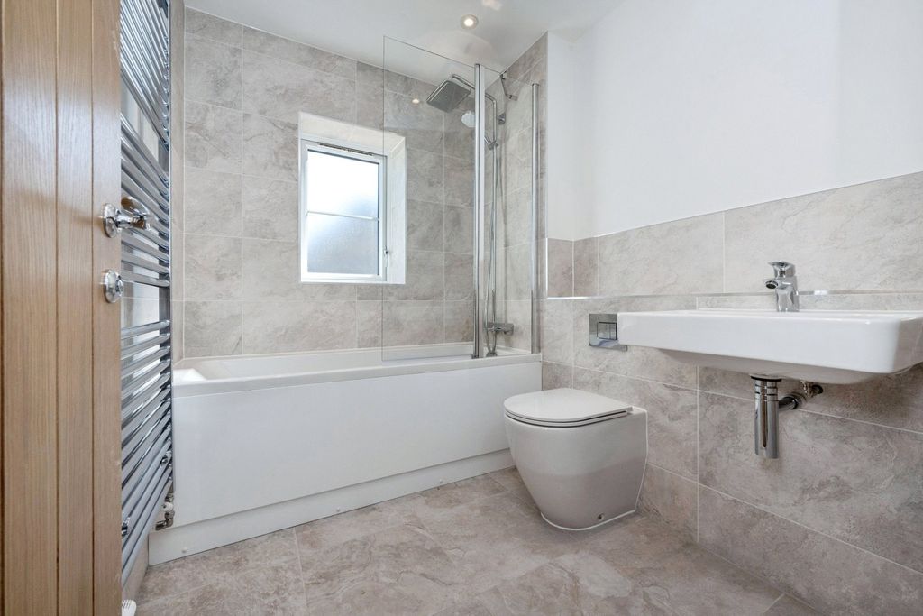 Property photo 2 of 3 Picture No. 04