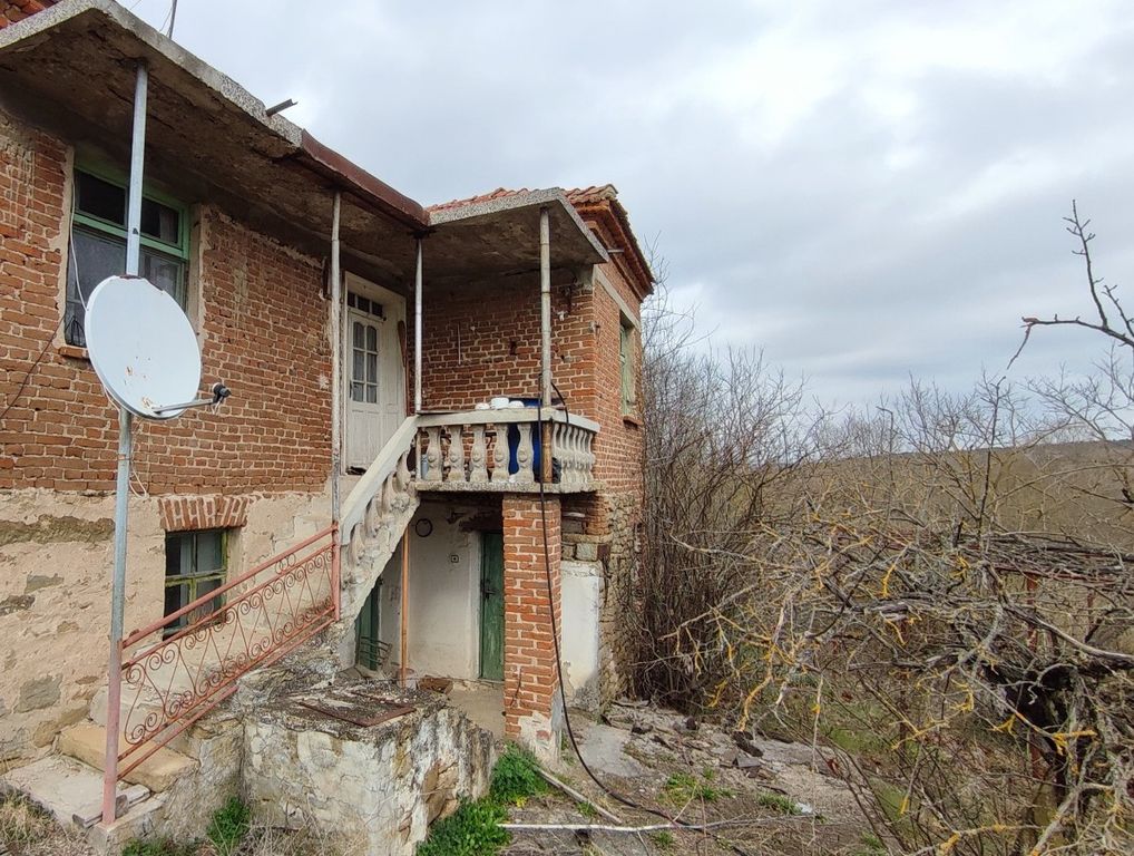 Property photo 1 of 4