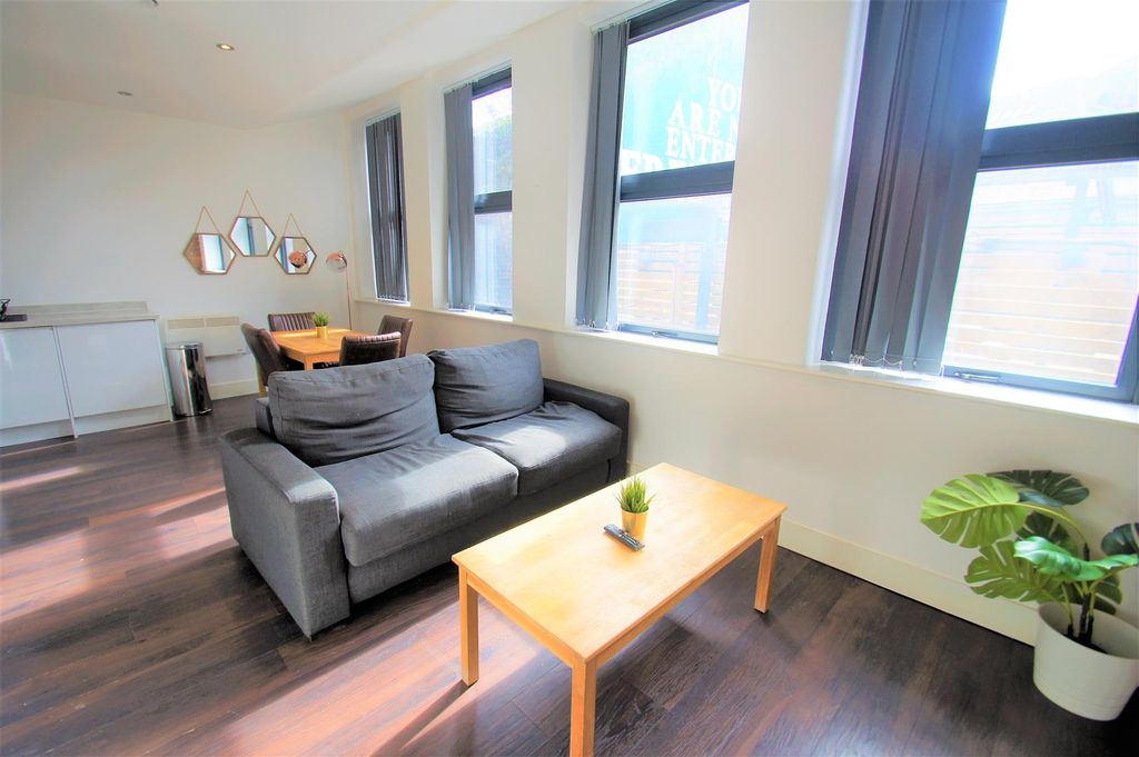 Property photo 2 of 18