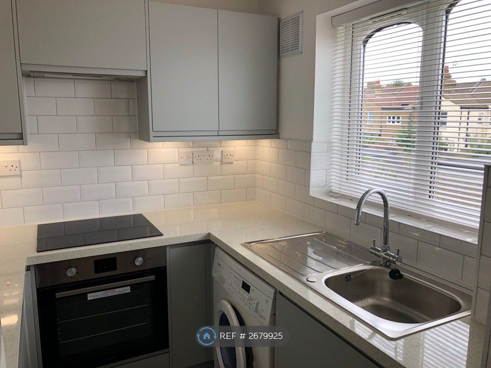 Property photo 3 of 7 Kitchen