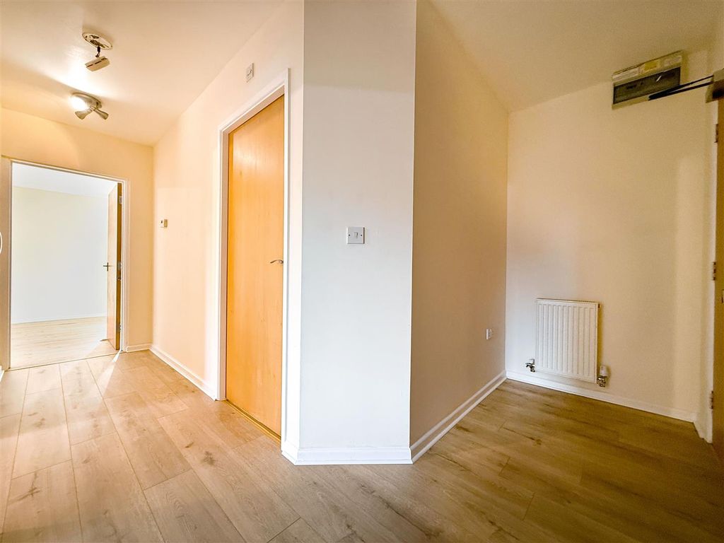 Property photo 3 of 13 Grants Yard, Burton On Trent (2).Jpg