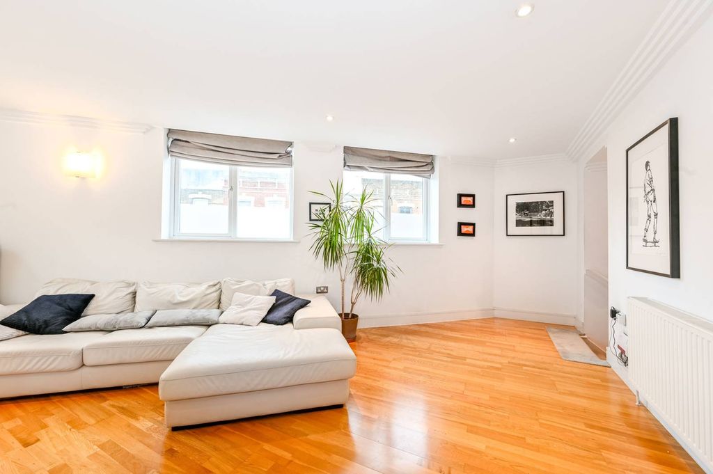Property photo 1 of 8