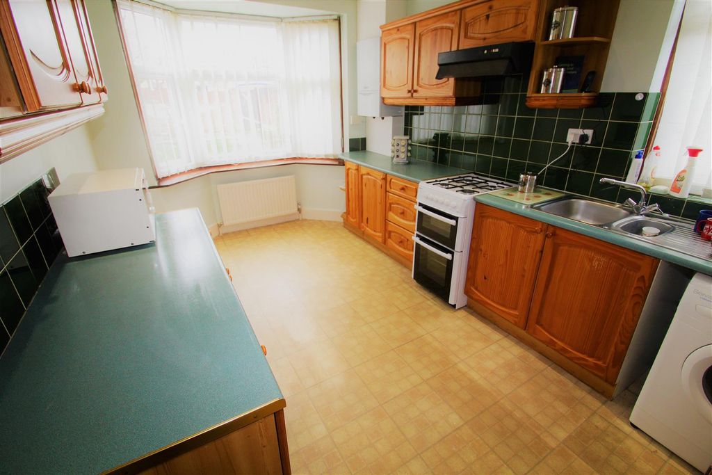 Property photo 2 of 7 Kitchen.Jpg