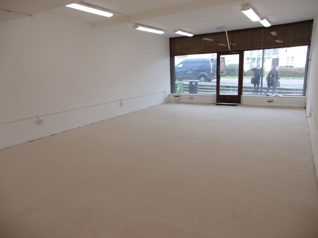 Property photo 3 of 9 Photo 6