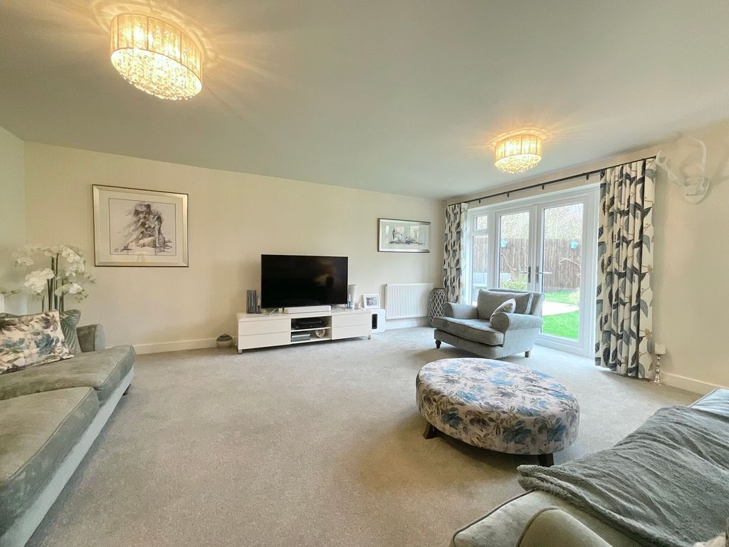 Property photo 2 of 31