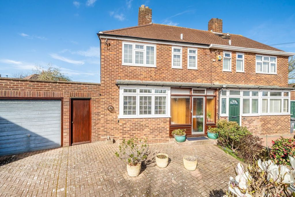 Property photo 1 of 3