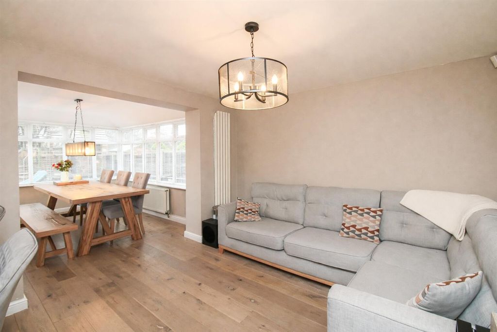 Property photo 2 of 20 Sitting Room