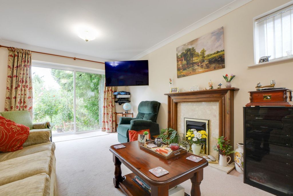 Property photo 2 of 23