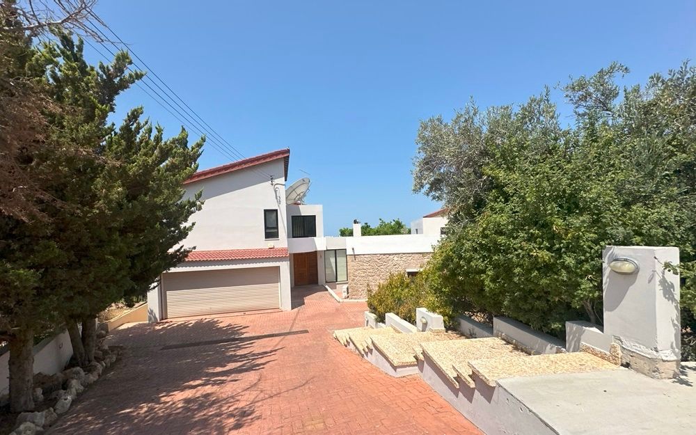 Property photo 1 of 16