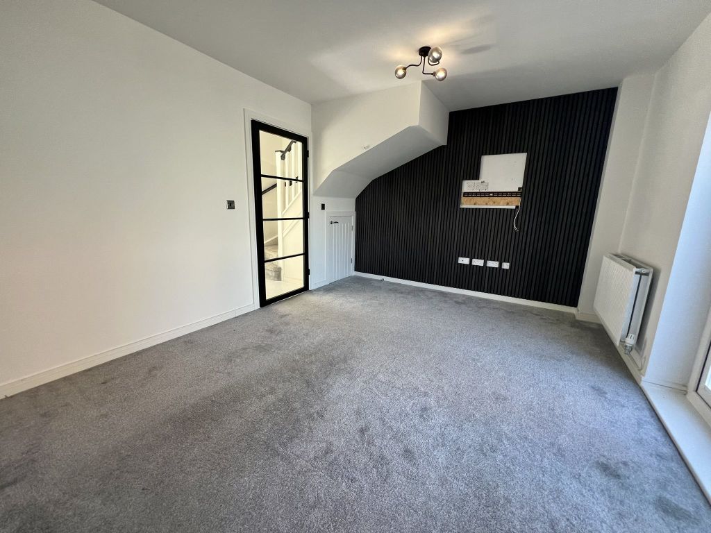 Property photo 3 of 17 Img_9316
