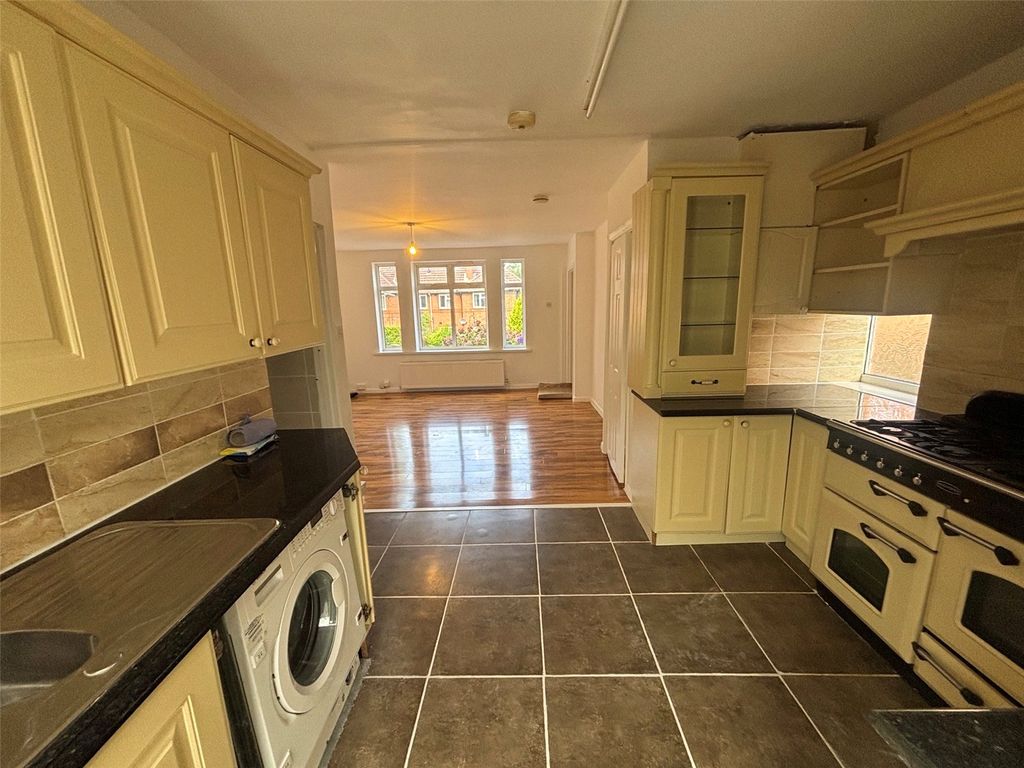 Property photo 2 of 16 Kitchen